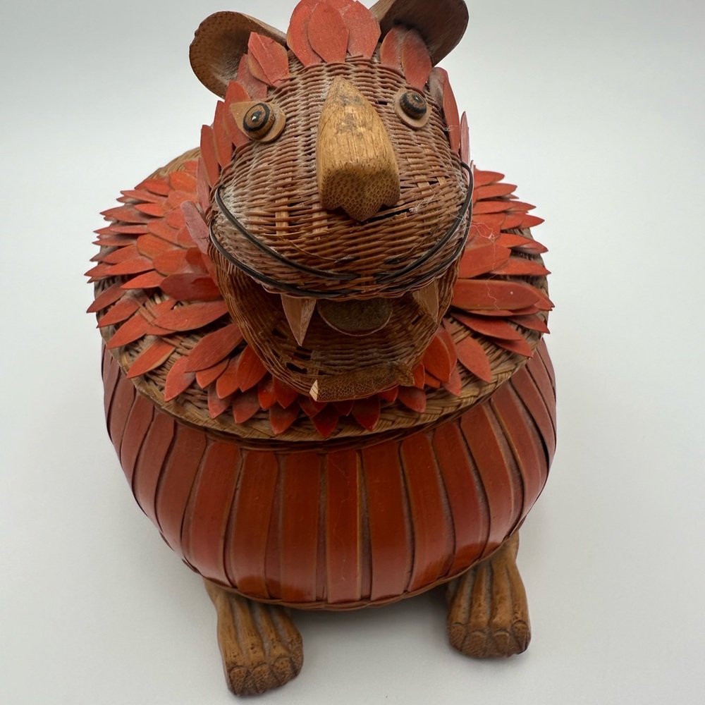 Vintage Shanghai Handicrafts Woven Wicker Wooden Foo Dog Red Lion Basket